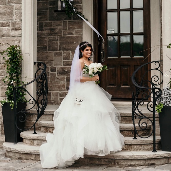 Hayley Paige Chandon Gown Wedding Dress - Picture 3 of 5